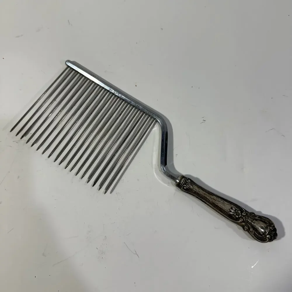 WEB Sterling Silver Handle Ornate Floral Ornate Cake Comb Breaker Separator